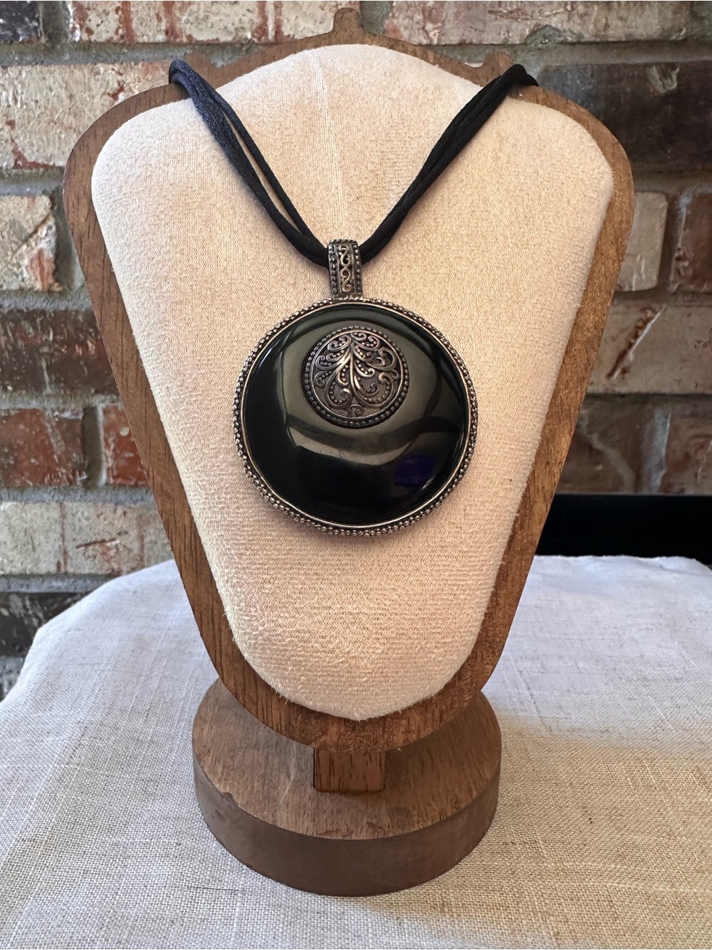 Vtg Thailand 925 Sterling Silver Black Onyx Round Filigree Pendant Necklace